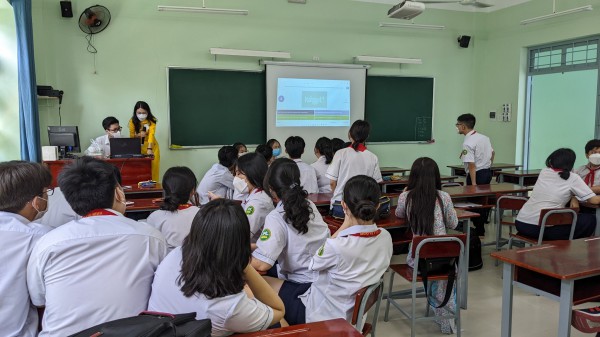 Giáo viên dạy chương trình mới: ‘Hãy tự cứu mình’ qua cách soạn bài giảng