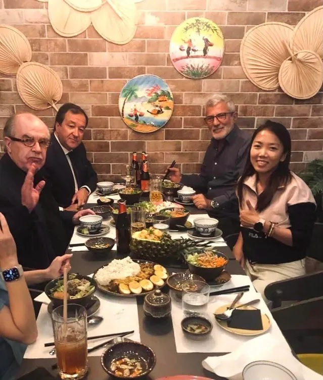 Huỳnh Như gặp gỡ cựu HLV ĐT Việt Nam Calisto ở Bồ Đào Nha