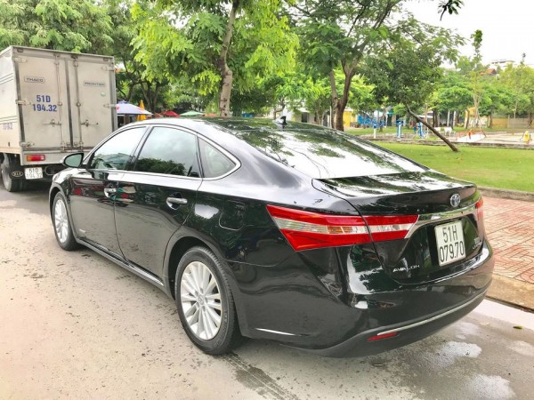 Toyota Avalon giá ngang ngửa Camry mới sau 8 năm sử dụng