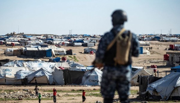 Australia giải cứu phụ nữ và trẻ em bị mắc kẹt trong các trại giam ở Syria