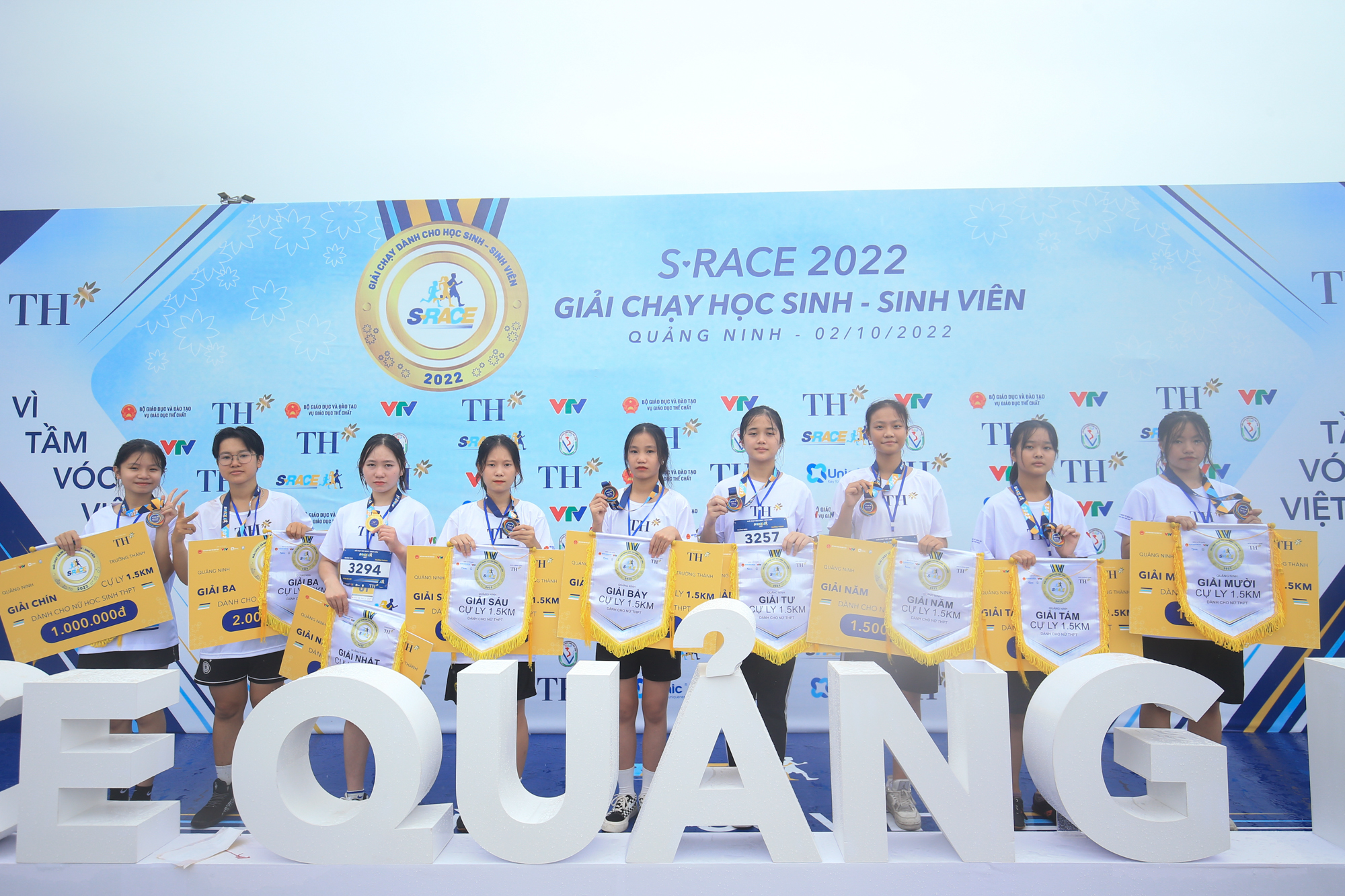 Hơn 4.000 học sinh, sinh viên, giáo viên tham gia giải chạy S-Race Quảng Ninh 2022