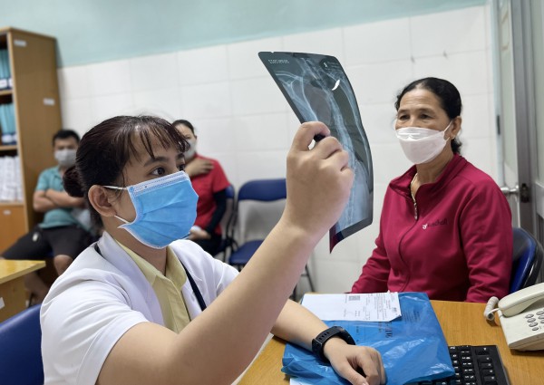 Bệnh viện vùng ven vượt khó: Chú trọng nhân lực, kỹ thuật