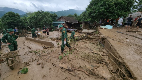 Lời kể của người mẹ mất con gái hơn 4 tháng tuổi trong cơn lũ quét Lời kể của người mẹ mất con gái hơn 4 tháng tuổi trong cơn lũ quét