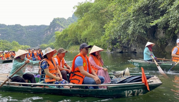 Một ngày rong chơi ở kỳ quan thế giới Tràng An