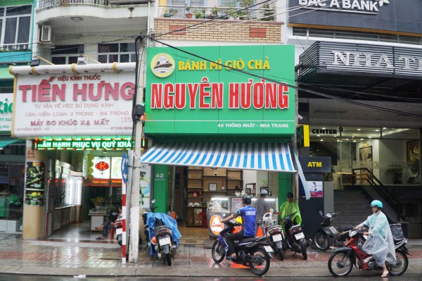 Bánh mì Nha Trang, vì sao nặng hơn nơi khác?: Món ngon nhất định phải thử