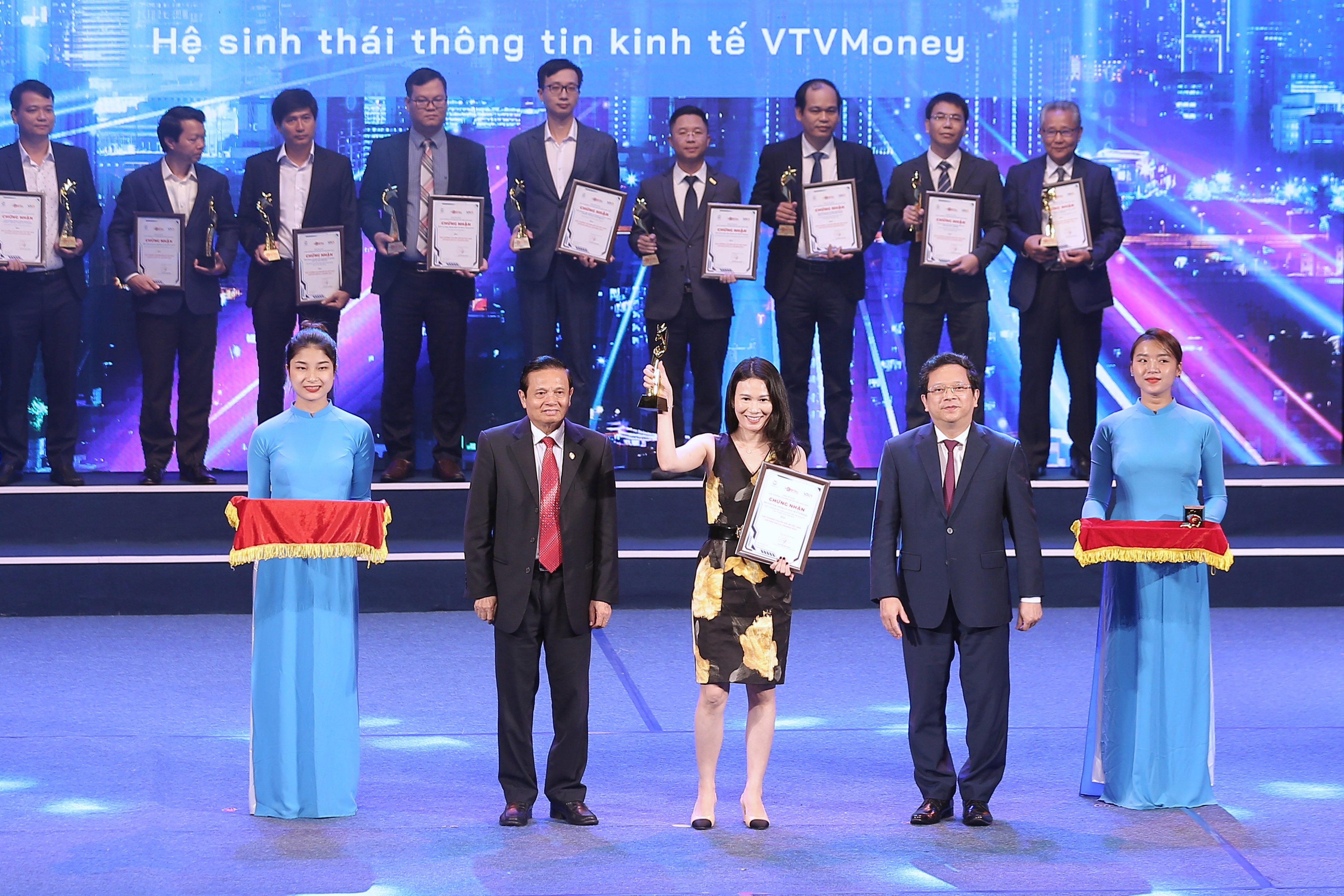 VDA 2022: Vinh danh 49 tổ chức, doanh nghiệp và sản phẩm, giải pháp chuyển đổi số Việt Nam VDA 2022: Vinh danh 49 tổ chức, doanh nghiệp và sản phẩm, giải pháp chuyển đổi số Việt Nam