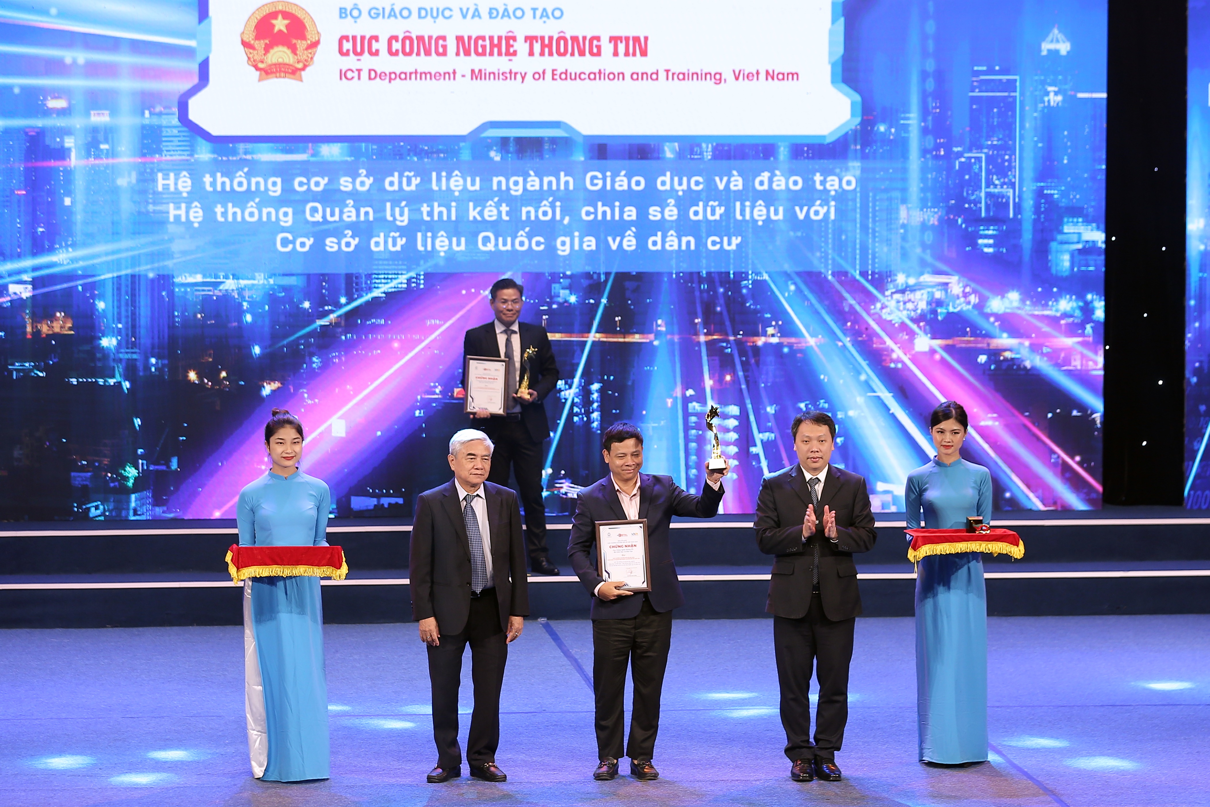 VDA 2022: Vinh danh 49 tổ chức, doanh nghiệp và sản phẩm, giải pháp chuyển đổi số Việt Nam VDA 2022: Vinh danh 49 tổ chức, doanh nghiệp và sản phẩm, giải pháp chuyển đổi số Việt Nam