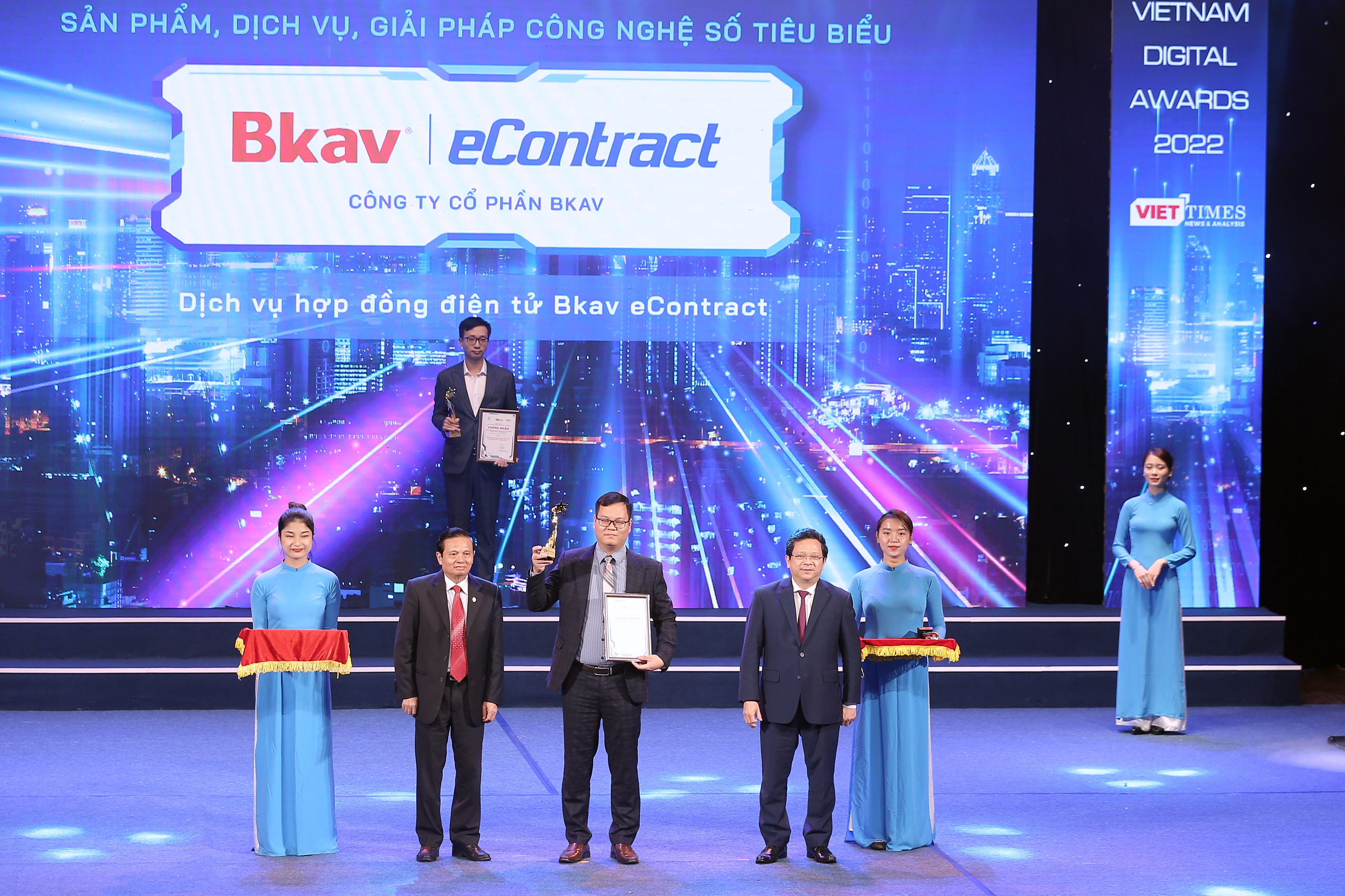 VDA 2022: Vinh danh 49 tổ chức, doanh nghiệp và sản phẩm, giải pháp chuyển đổi số Việt Nam VDA 2022: Vinh danh 49 tổ chức, doanh nghiệp và sản phẩm, giải pháp chuyển đổi số Việt Nam