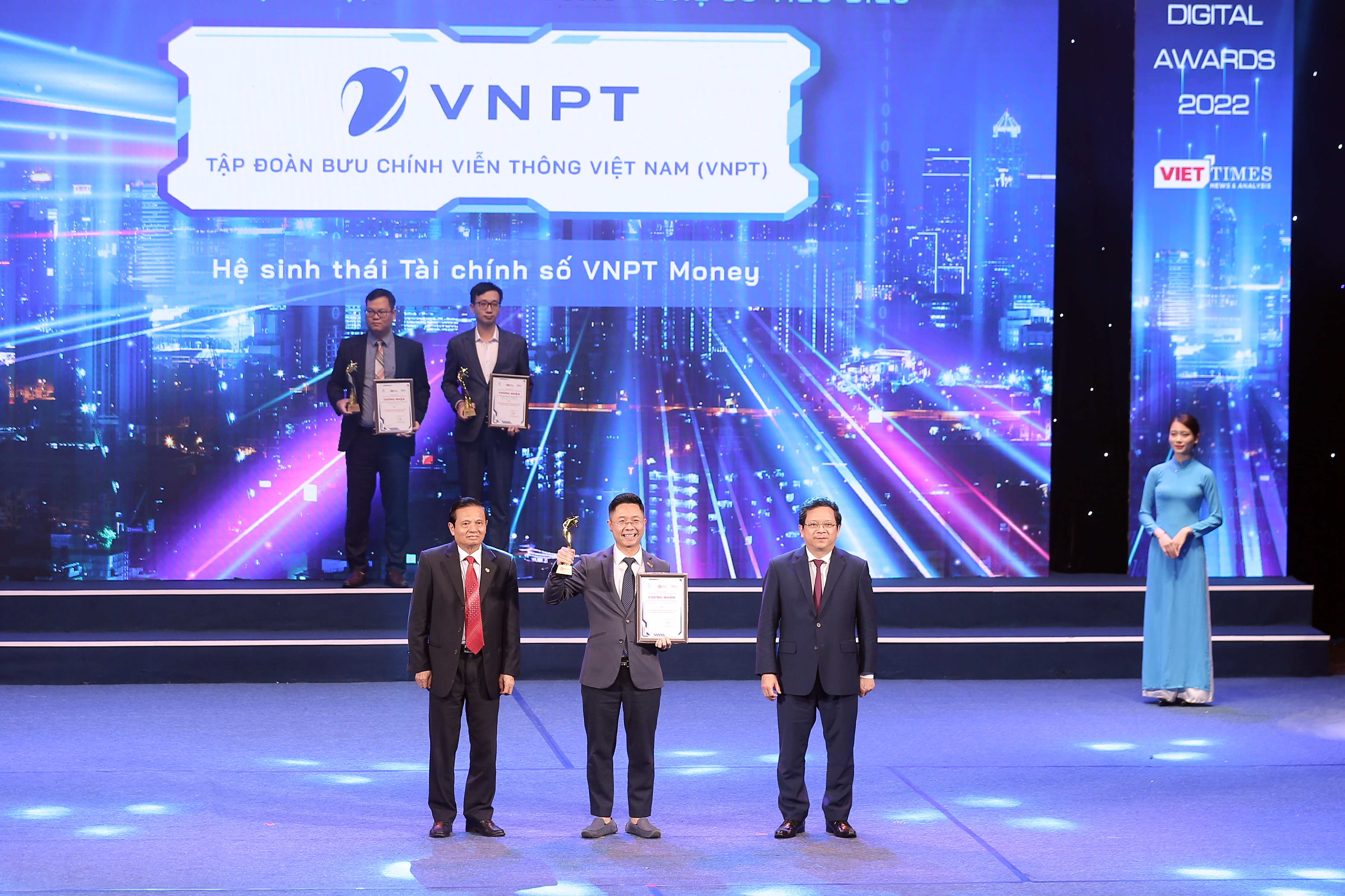 VDA 2022: Vinh danh 49 tổ chức, doanh nghiệp và sản phẩm, giải pháp chuyển đổi số Việt Nam VDA 2022: Vinh danh 49 tổ chức, doanh nghiệp và sản phẩm, giải pháp chuyển đổi số Việt Nam