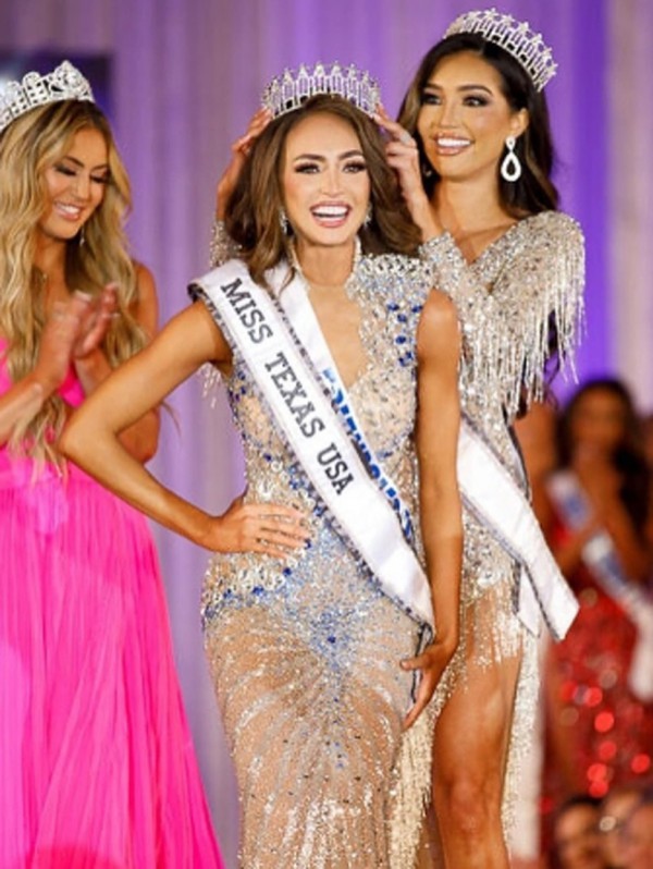 Hoa hậu Mỹ 2022 R