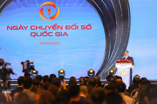 Thủ tướng: Chuyển đổi số phải để người dân, doanh nghiệp hưởng lợi