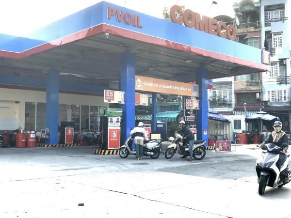 Hôm nay, tình trạng hết xăng, nghỉ bán vẫn phổ biến tại nhiều quận ở TP.HCM