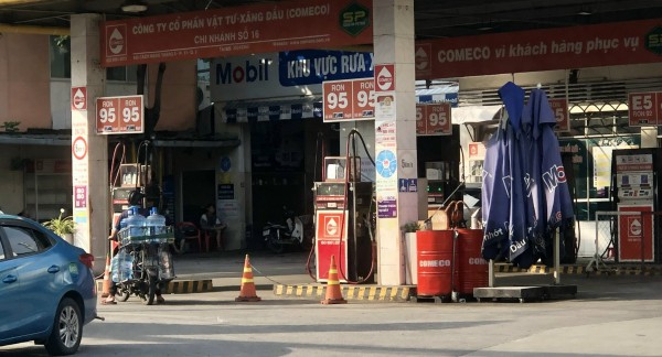 Hôm nay, tình trạng hết xăng, nghỉ bán vẫn phổ biến tại nhiều quận ở TP.HCM