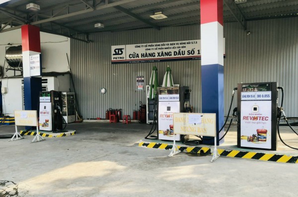 Hôm nay, tình trạng hết xăng, nghỉ bán vẫn phổ biến tại nhiều quận ở TP.HCM