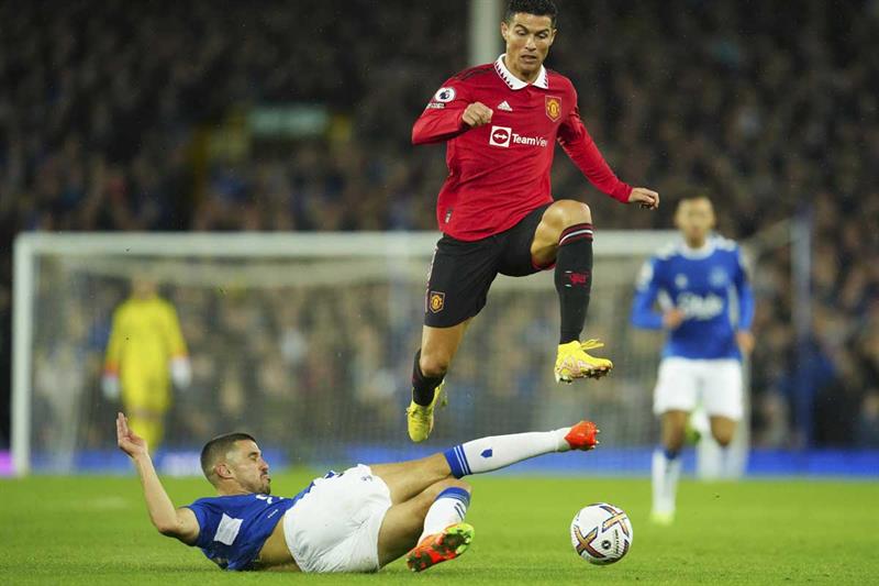 Ronaldo ghi bàn, Man Utd ngược dòng ấn tượng trước Everton