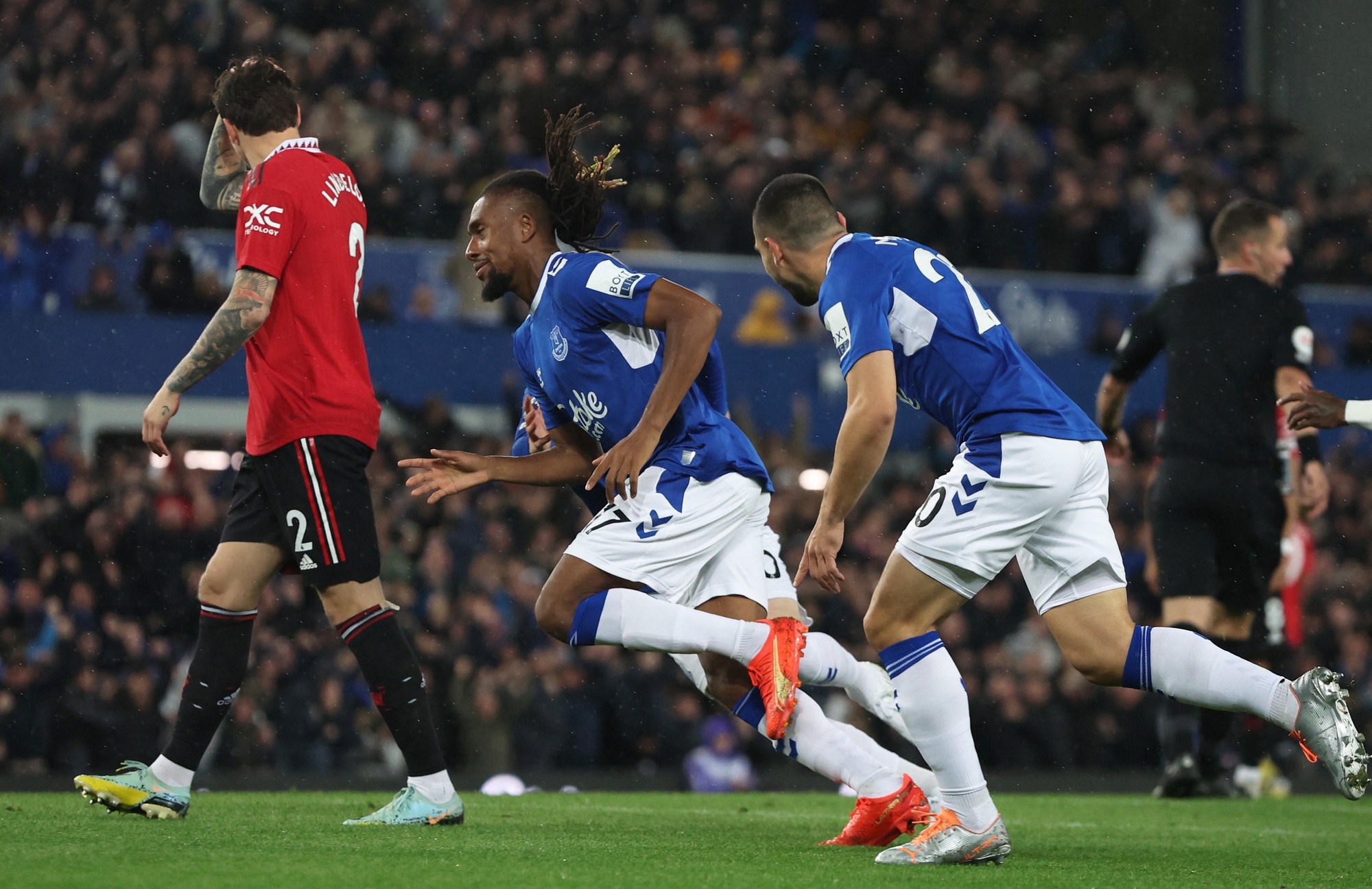 Ronaldo ghi bàn, Man Utd ngược dòng ấn tượng trước Everton