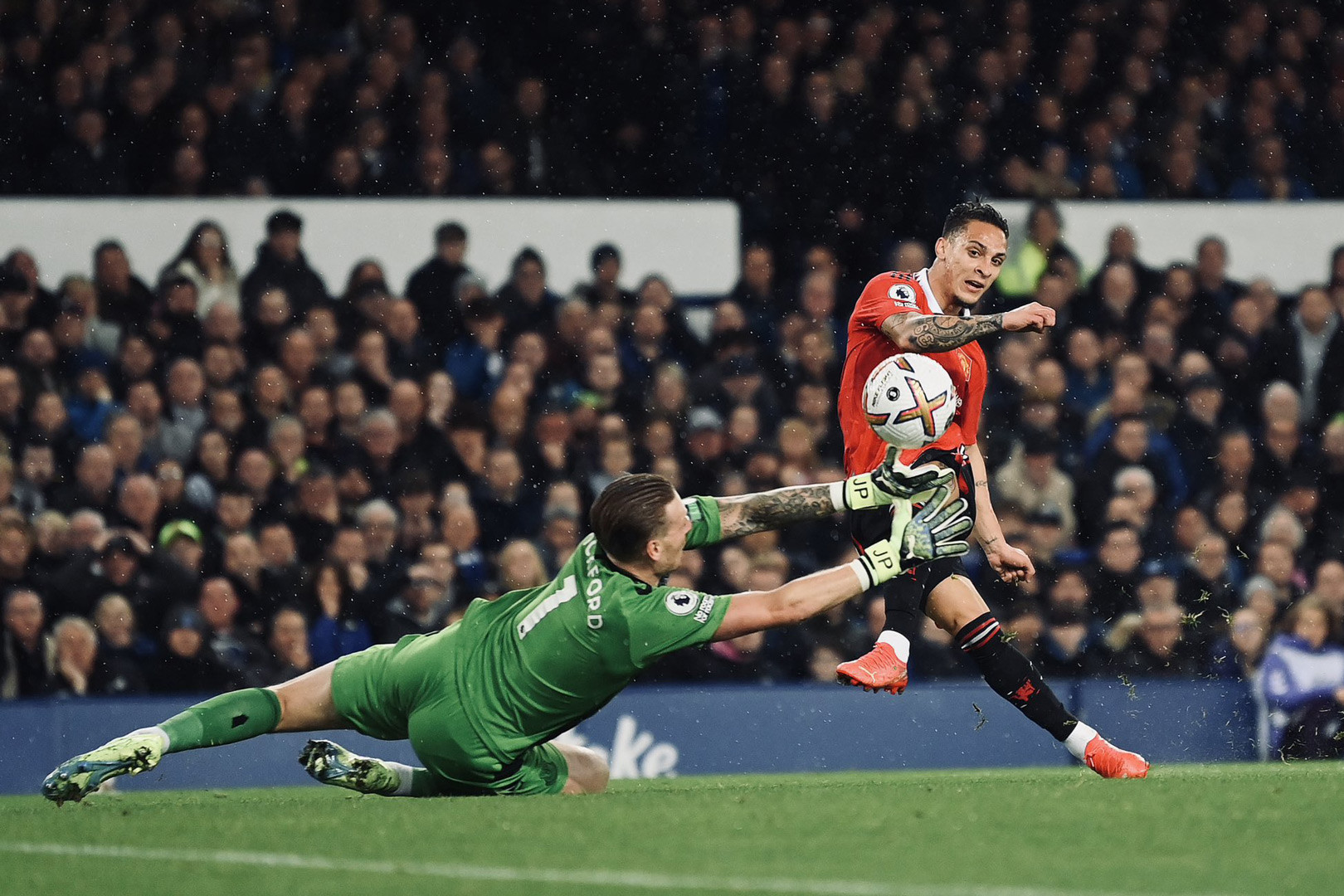 Ronaldo ghi bàn, Man Utd ngược dòng ấn tượng trước Everton