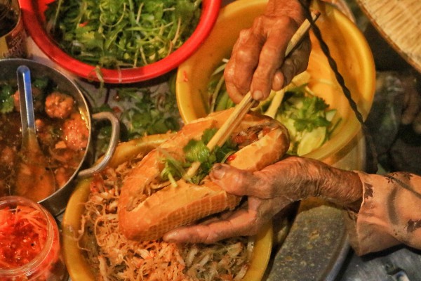 Bánh mì Việt Nam: Đơn giản ‘cưa đổ’ nhiều người và những con số không phải ai cũng biết