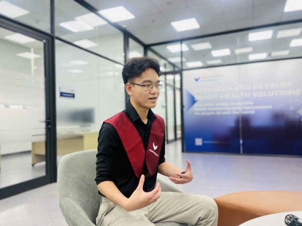 Trường ĐH của tỉ phú Phạm Nhật Vượng thôi thúc sinh viên Trường ĐH của tỉ phú Phạm Nhật Vượng thôi thúc sinh viên