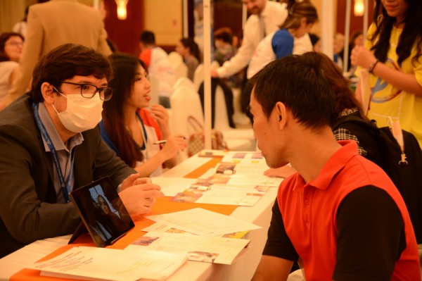 Cơ hội du học Pháp bằng tiếng Anh