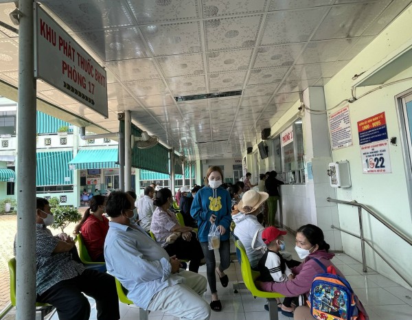 Vì sao kiến nghị lập ban chỉ đạo giải quyết vướng mắc về bảo hiểm y tế?