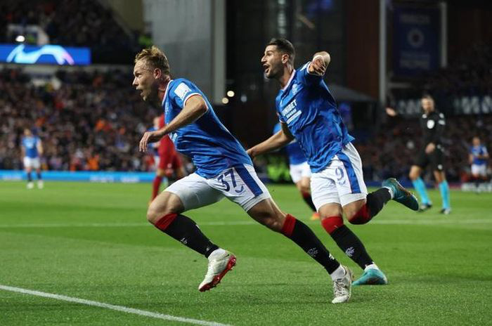 Salah lập hat-trick trong 6 phút, Liverpool đại thắng Rangers ở Champions League