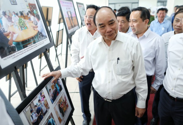 Chủ tịch nước Nguyễn Xuân Phúc: Chủ tịch nước Nguyễn Xuân Phúc: