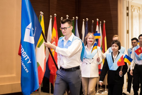 Trường ĐH của tỉ phú Phạm Nhật Vượng sàng lọc gắt gao