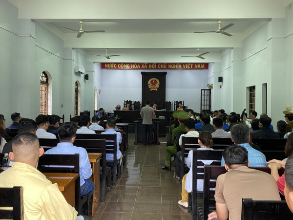 Tạm hoãn phiên tòa xét xử phúc thẩm vụ án xăng giả Trịnh Sướng