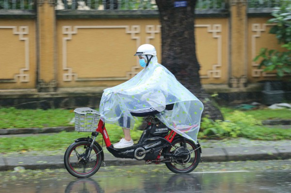 Thừa Thiên - Huế: Phòng tránh mưa lũ, học sinh ở vùng trũng thấp nghỉ học từ chiều 14.10