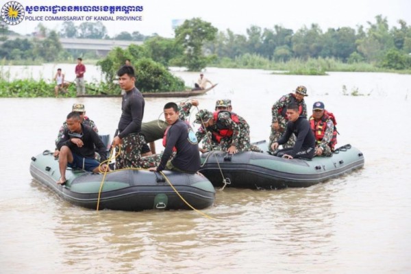 Campuchia kêu gọi người dân cảnh giác với lũ sau vụ lật thuyền làm 10 học sinh tử nạn