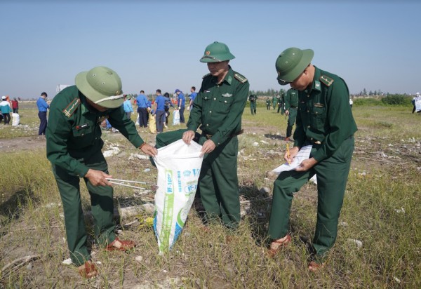 Phát động cuộc thi “Sông sạch, Biển xanh” tại bờ biển xã Bạch Long ( Giao Thủy, Nam Định)