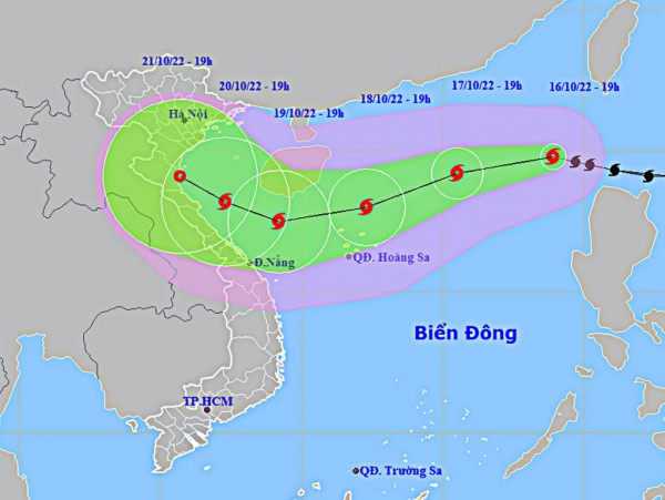 Miền Trung lũ chưa qua lại lo bão mới