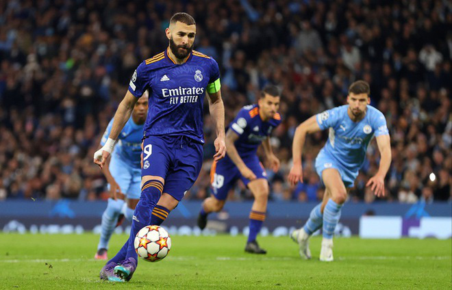 2022 - năm thi đấu rực sáng của Quả bóng Vàng Karim Benzema