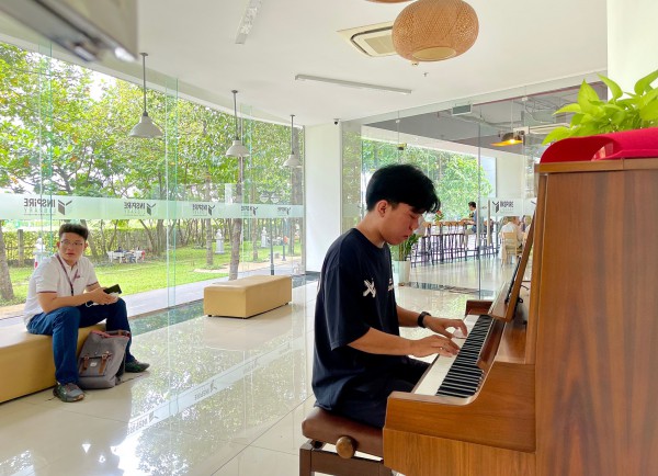 Thư viện đáp ứng nhu cầu sinh viên gen Z Thư viện đáp ứng nhu cầu sinh viên gen Z