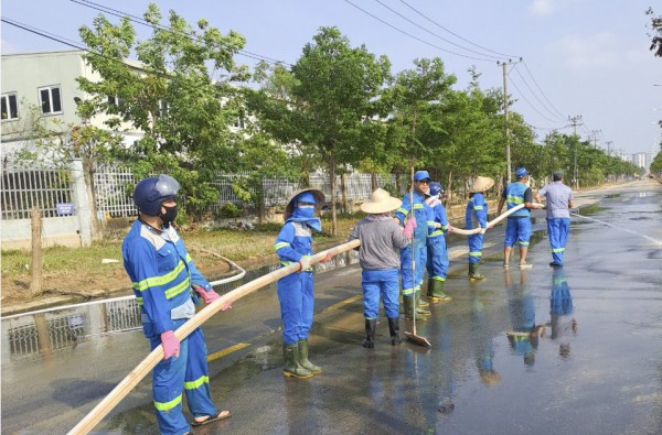 URENCO 15 tăng cường ra quân dọn vệ sinh môi trường sau trận mưa lịch sử