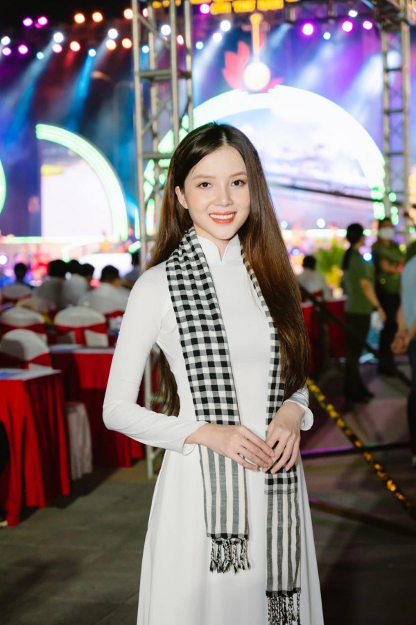 Những nữ giảng viên xinh như mộng gây 