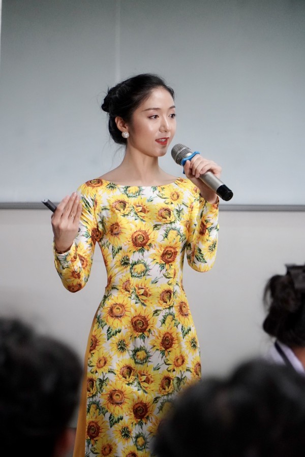 Những nữ giảng viên xinh như mộng gây 