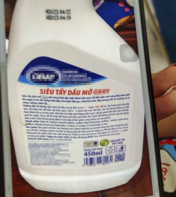 Cảnh báo bỏng hoá chất từ chất tẩy dầu mỡ