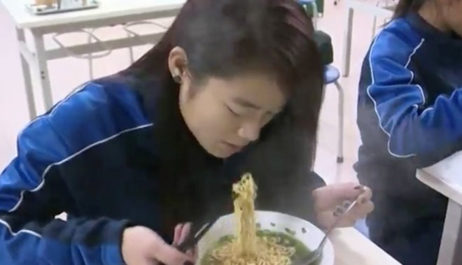 ĐT nữ Việt Nam sẽ không được mang... mỳ gói tới World Cup