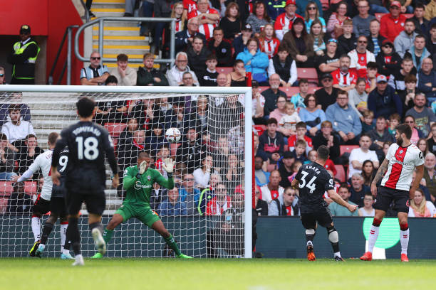 Southampton 1-1 Arsenal: Pháo thủ hụt bước tại St Mary