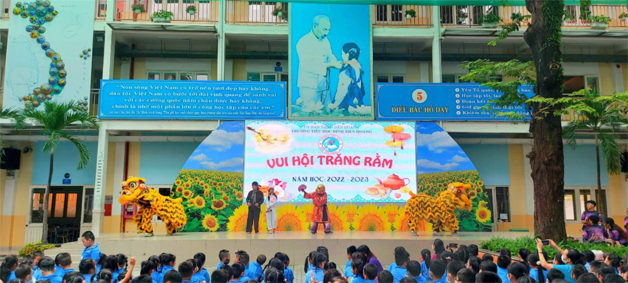 Trường học trăm tuổi ở TP.HCM vào học lúc 7 giờ 30 từ nhiều năm nay Trường học trăm tuổi ở TP.HCM vào học lúc 7 giờ 30 từ nhiều năm nay