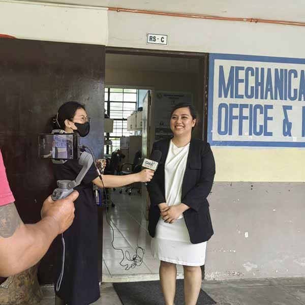 Độc đáo ‘nón chống gian lận thi cử’ tự chế của sinh viên