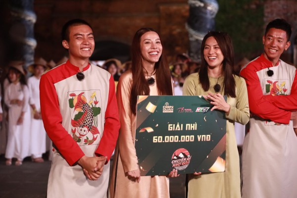 Lynk Lee, Phú Cường, Nguyên Yunie nhận ô tô khi về đích 