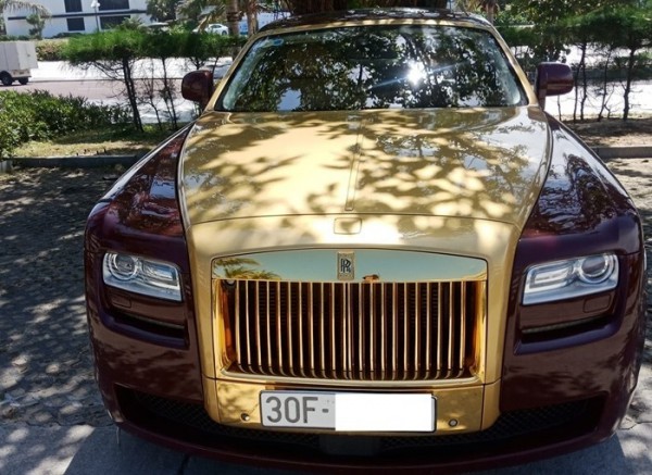 Xe Rolls-Royce Ghost mạ vàng của ông Trịnh Văn Quyết hạ giá, đấu giá lần 2