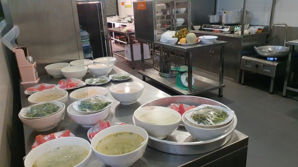 Học sinh TP.HCM có những món gì trong bữa ăn bán trú?