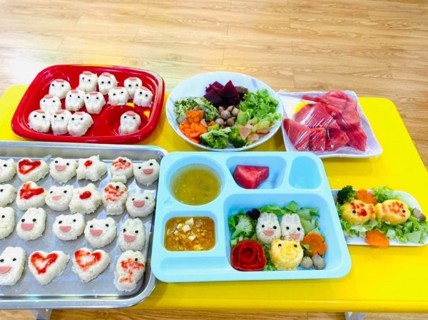 Học sinh TP.HCM có những món gì trong bữa ăn bán trú?