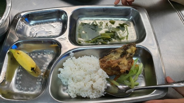 Học sinh TP.HCM có những món gì trong bữa ăn bán trú?