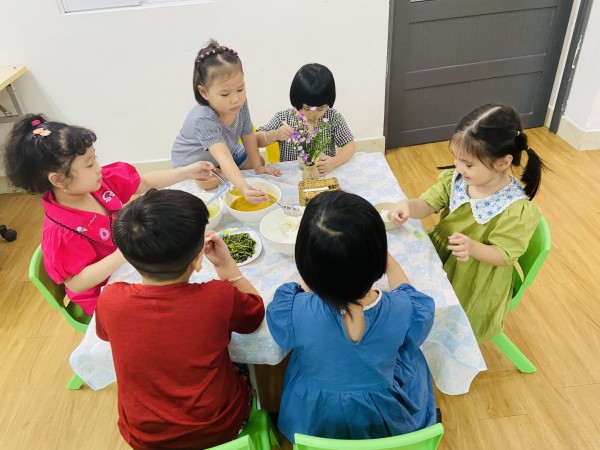 Học sinh TP.HCM có những món gì trong bữa ăn bán trú?