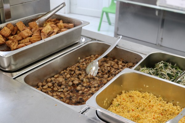 Học sinh TP.HCM có những món gì trong bữa ăn bán trú?